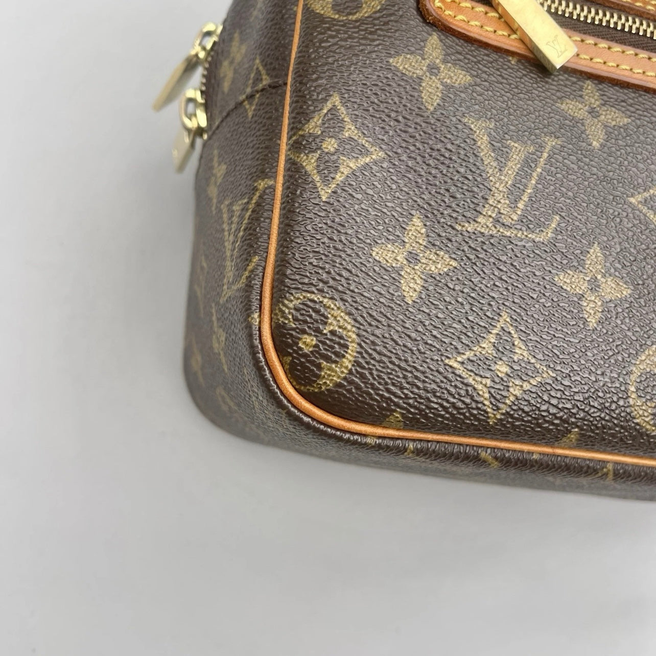 Louis Vuitton Cite Shoulder Bag MM Brown Monogram Canvas Shoulder Bag